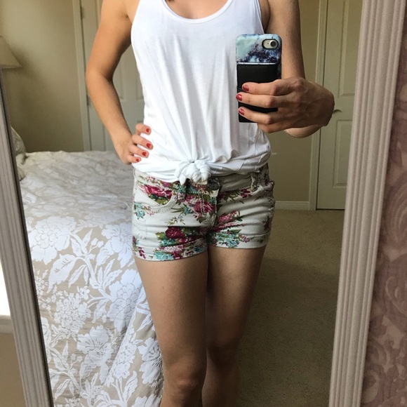 Floral Stretch Shorts - Picture 2 of 7